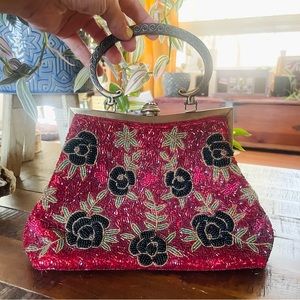 ✦ Vintage ✦ Red Floral Beaded Purse